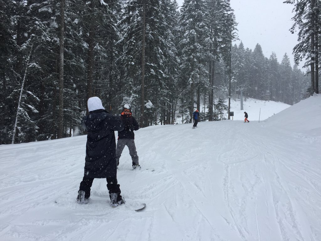 BiltonSchool's tweet photo. Snow boarders making great progress! #4Lop https://t.co/plS2srg3Qc