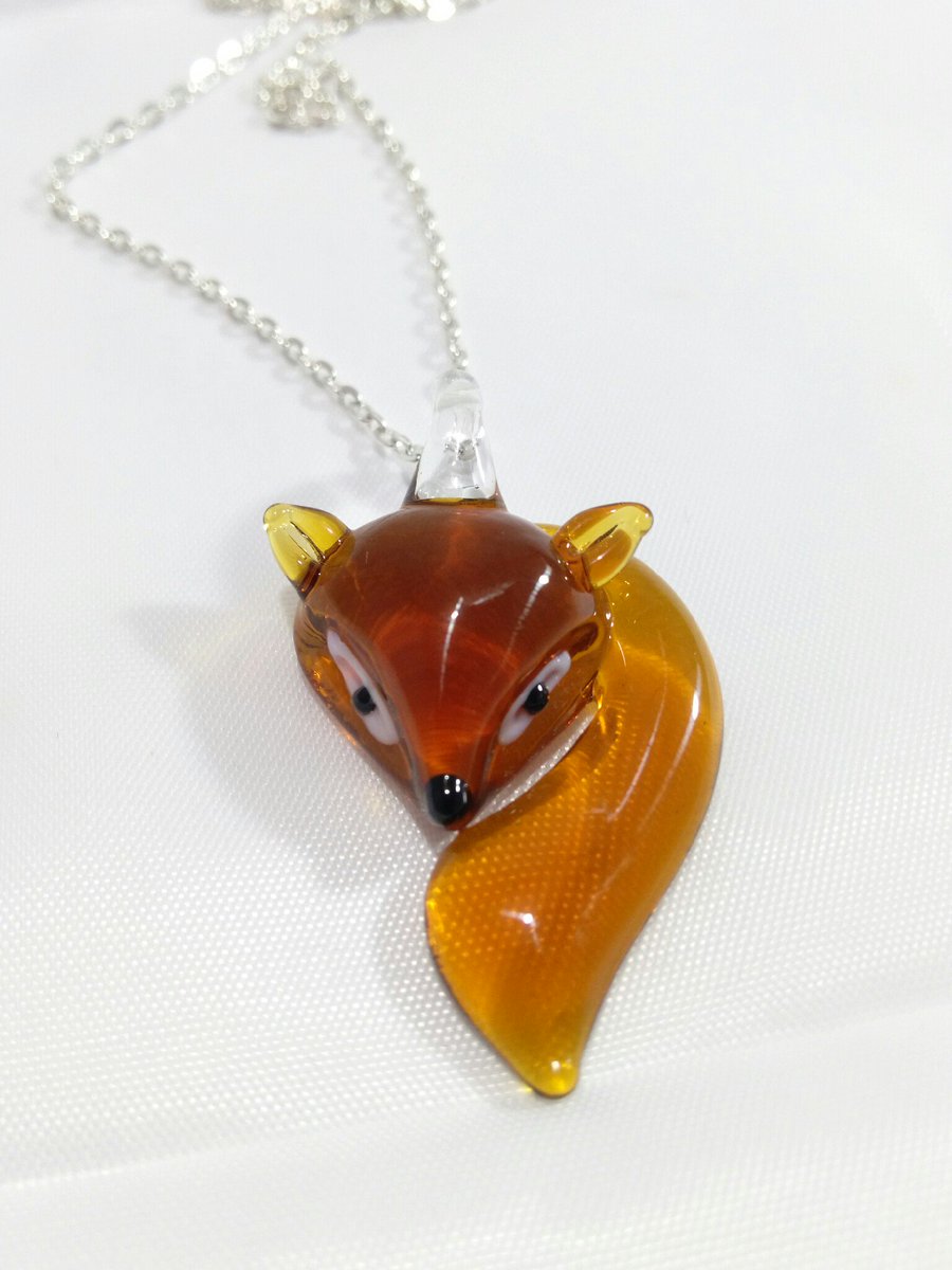 VVCreations2's tweet image. Adorable Fox Necklace. Find at: etsy.com/listing/257288… … #Jewelry #Handmade #nature #Etsy @Etsy #craftpromote
