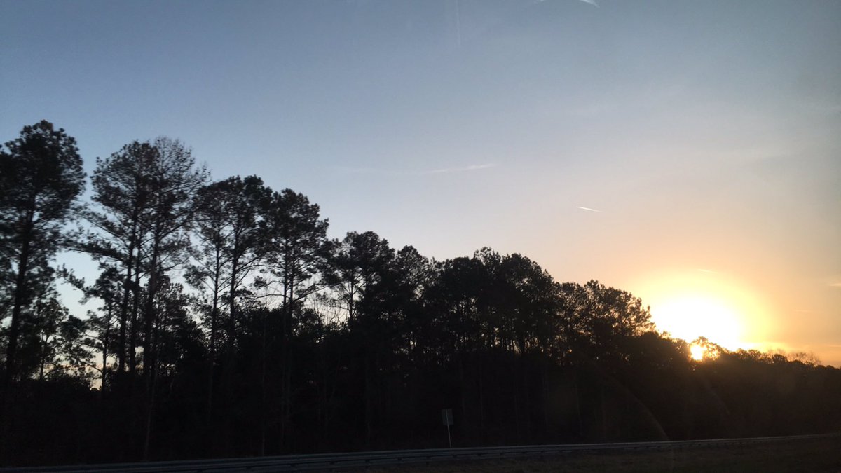 bpavankumar's tweet photo. Happiness is watching the sunrise 🌞 https://t.co/2lnSsnF6vL