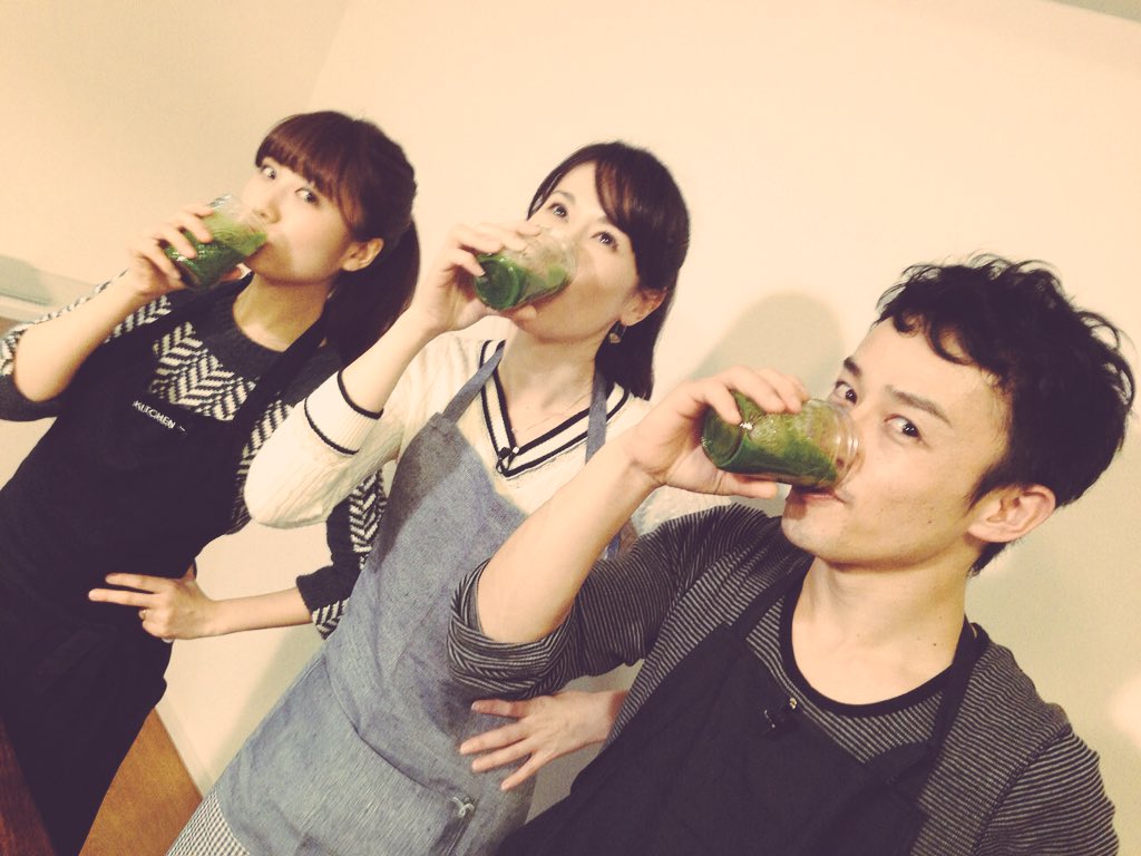 masashigarashi's tweet photo. 連日のロケ終わりに、カラダにいぃ〜ものを、注入して参りました!手作りだから、さらに美味しさアップ❤︎
エプロン付けたの…中学生ぶりだったかなぁ。
料理教室、通いたくなりました✨
#KDKITCHEN #横田真理子 #静岡マラソン https://t.co/9twFqUOVqk