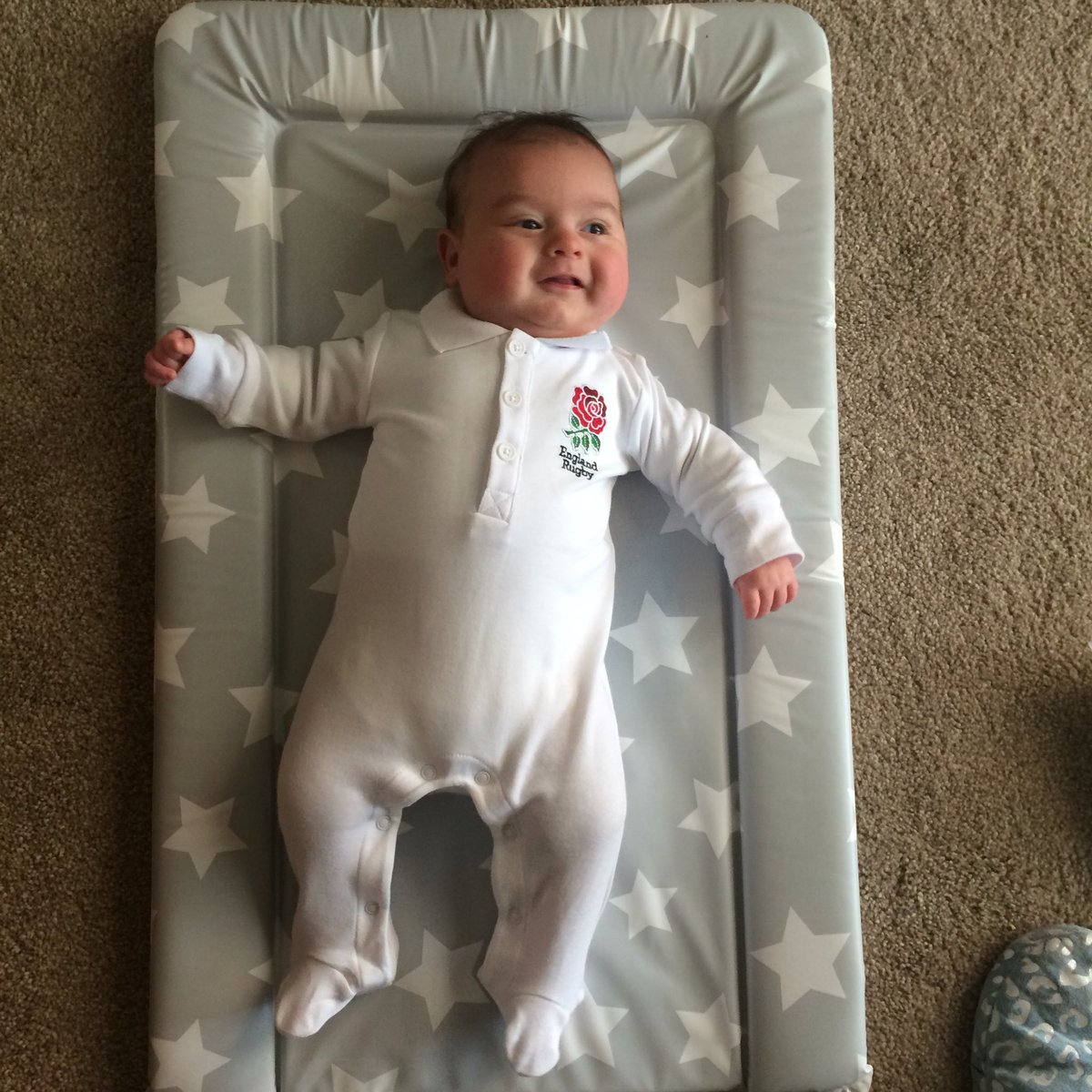 simonhazelton's tweet photo. @EnglandRugby surely your youngest supporter for the #6N game today #CarryThemHome #Future10 https://t.co/TxP60dMYX8