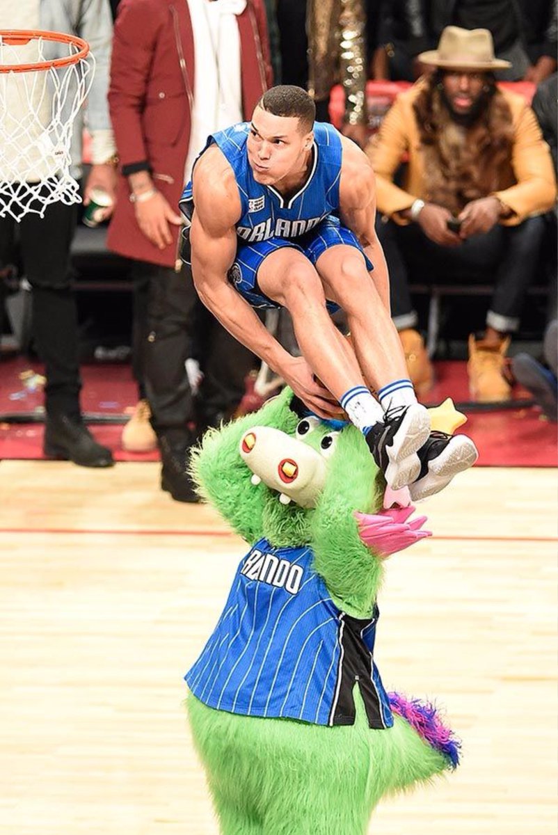 jen_rocknrunway's tweet photo. The real winner!! @Double0AG #NBADunkContest #NBAAllStarWeekend #stuffthemagicdragon https://t.co/RqqlJZoCMi