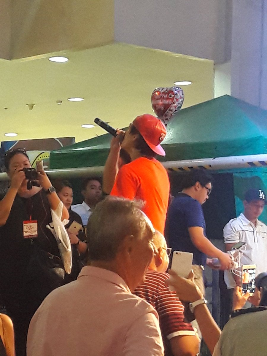 roxanneguzman3's tweet photo. Grand fans day #DolceAmoreMarketMarket https://t.co/fcrbh9rJuJ