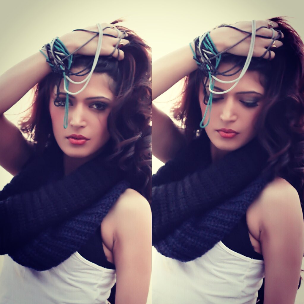 angelcharlie8's tweet photo. She feels so much because she kisses the world silently with the soul of her eyes and never ask for a reply❤️ https://t.co/19BGCze21k