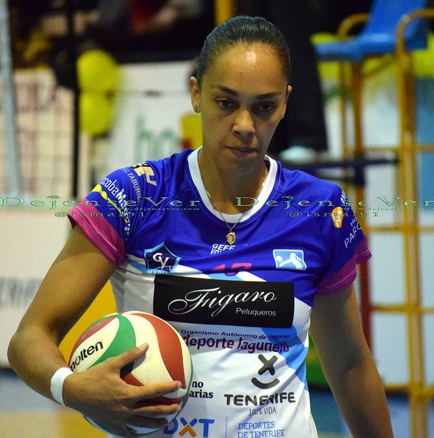 Dejense Ver tweet media