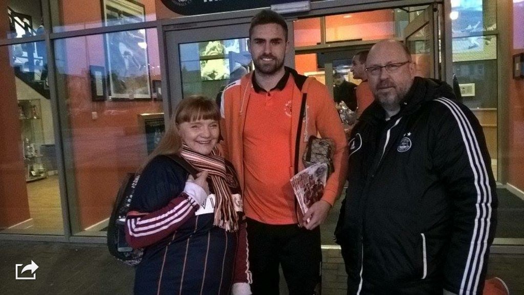 PeatPeatSJR's tweet photo. @robertson_3 @karlarae89 @blackpoolfc this loon should be playing every week. #solidindefence #No1fan #COYS :-) xxx https://t.co/Dl5Fj61XLM