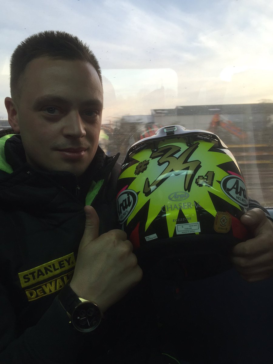 Eddie34Ward's tweet photo. @KevinSchwantz  been to the mcn motorbike show in London and my boy bought your helmet still the best 1 around #34 https://t.co/omUZqoDUHH