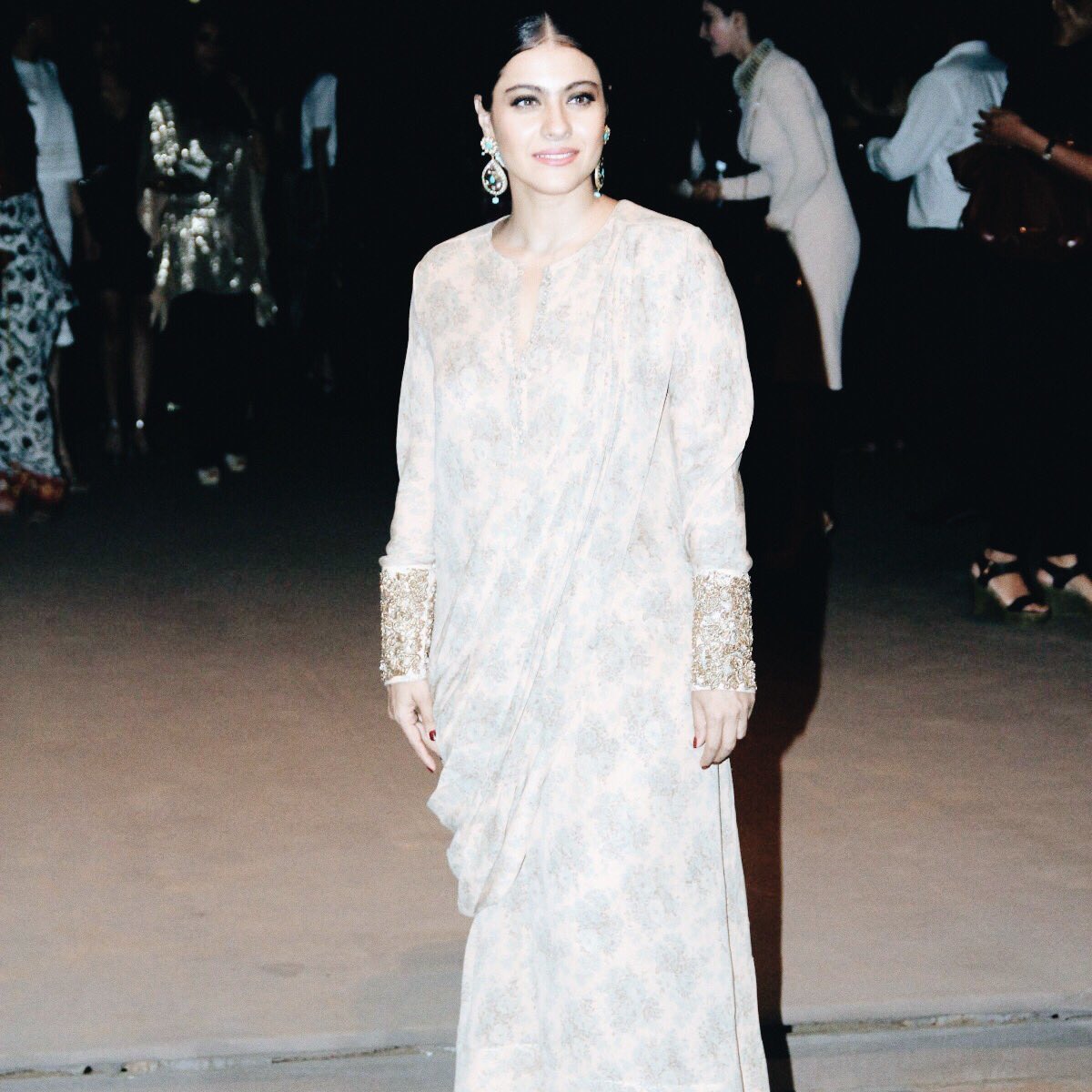 kajoldevgnx's tweet photo. Such a perfection *cries*
One and only @KajolAtUN 💕 https://t.co/DNcgUZKCfr
