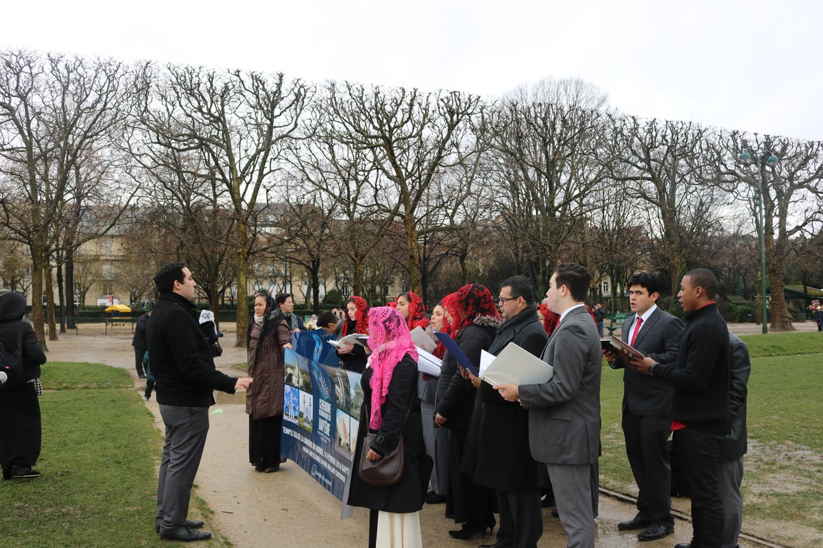 lldmjerseycity's tweet photo. El coro de Queens Nueva York en Francia acompañando a los hermanos de esos lugares  #LdmBautismos. #SoyLuzdelMundo https://t.co/65d6CNzUEO