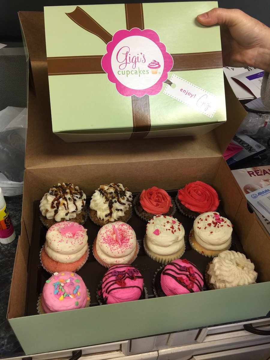 jackdunphy's tweet photo. "Nobody can be uncheered by a GiGi's cupcake." BHM @Jeffinbama  #ValentinesDaySurvivalTips Keep the box level, man. https://t.co/XXHeuVionv