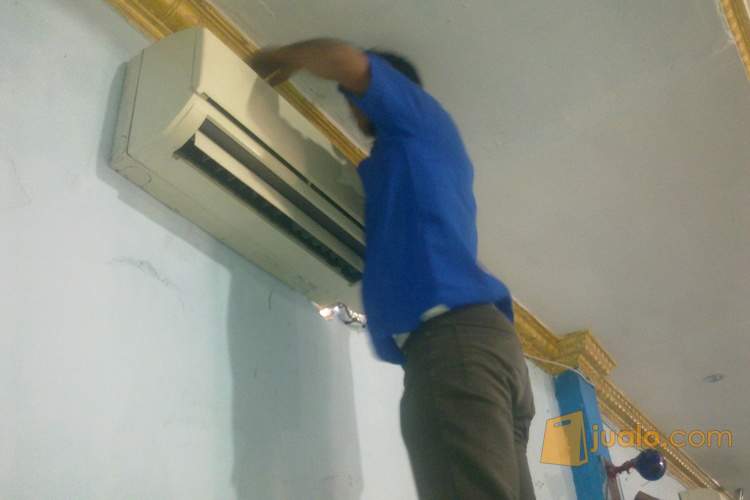 SolutionAircon's tweet photo. Ac anda bermasalah?Ingin Ac anda ttap trawat? Serahkan pd AIRCON SOLUTION Jl.Gotong Royong No.6/Hubungi:085211113355 https://t.co/yPEYQllwU1