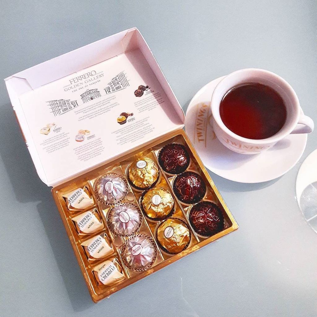 ck_insta's tweet photo. 🎁🎂☕🍬#Смачний #сніданок #Деньнародження #Colazione #Compleanno #BrCompleannBirthday #Farrero #Twinings #Italy #Cagl… https://t.co/a8VIuXWvYV