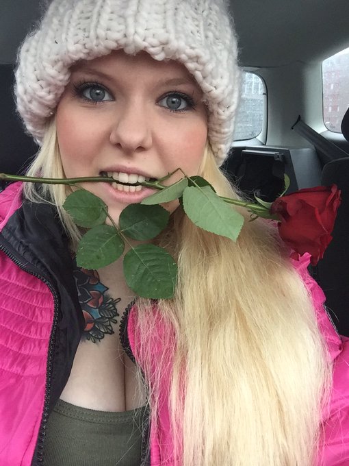 Frohen Valentinstag ihr S&uuml;&szlig;en❤️💋💕 https://t.co/KLGjYgrHTv<a href="/tag/peach"class="tags"><span>#peach</span></a><a href="/tag/supermario"class="tags"><span>#supermario</span></a><a href="/tag/mariokart"class="tags"><span>#mariokart</span></a><a href="/tag/n64"class="tags"><span>#n64</span></a><a href="/tag/pfingstsonntag"class="tags"><span>#pfingstsonntag</span></a>