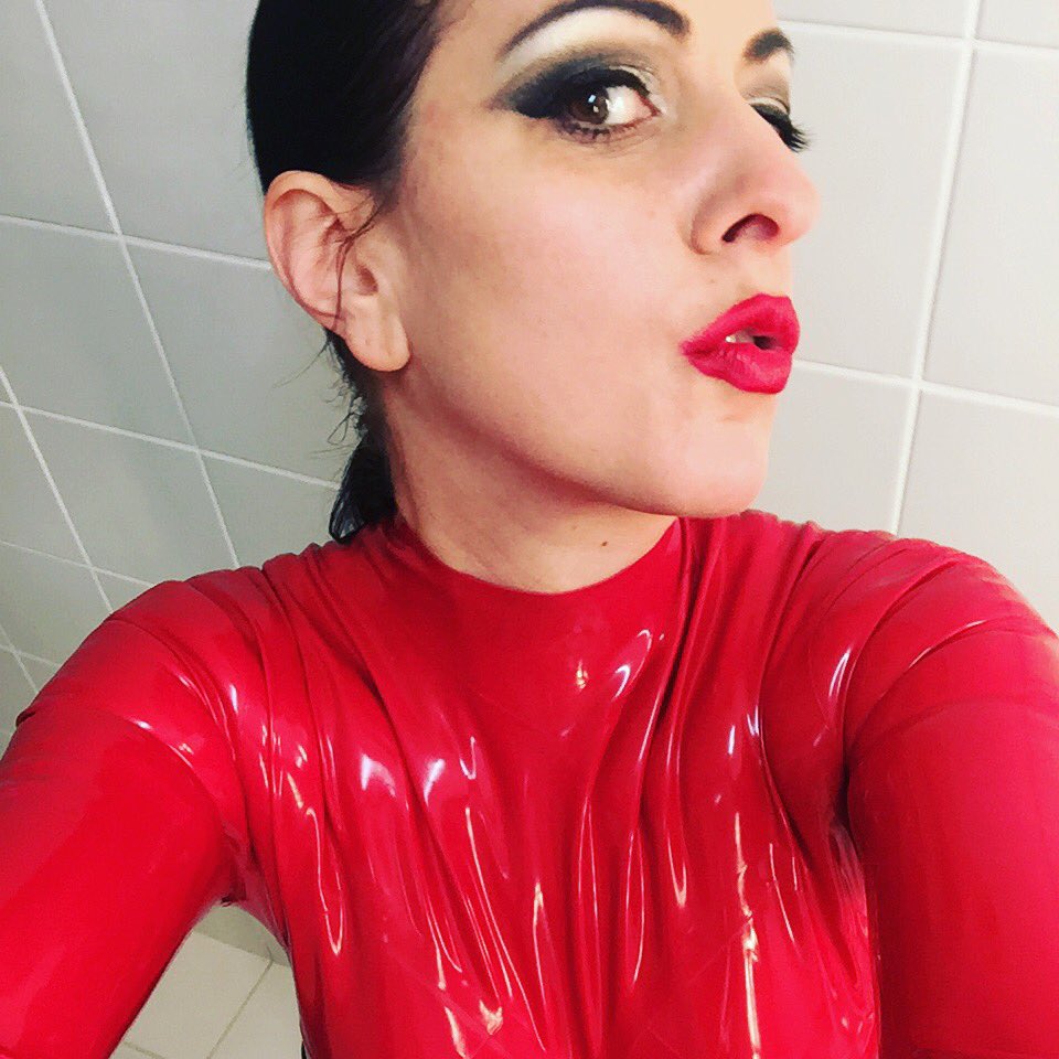 rubberdomina's tweet photo. Preparing for My female slave #Dommespace #selfie #heavyrubber #dominatrix @_LadyBellatrix_ #katex #catsuit https://t.co/lLTTWGiA6u