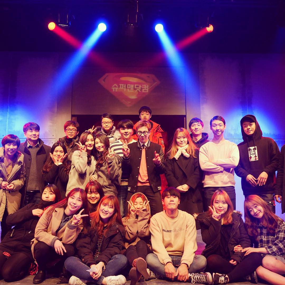 BlockB_Echoes's tweet photo. [160214 Byeol] Le jour de la dernière performance #SupermanDotCom #DernierSpectacle (cont) https://t.co/Xp70w6l8iw https://t.co/NSkDNT7hkl