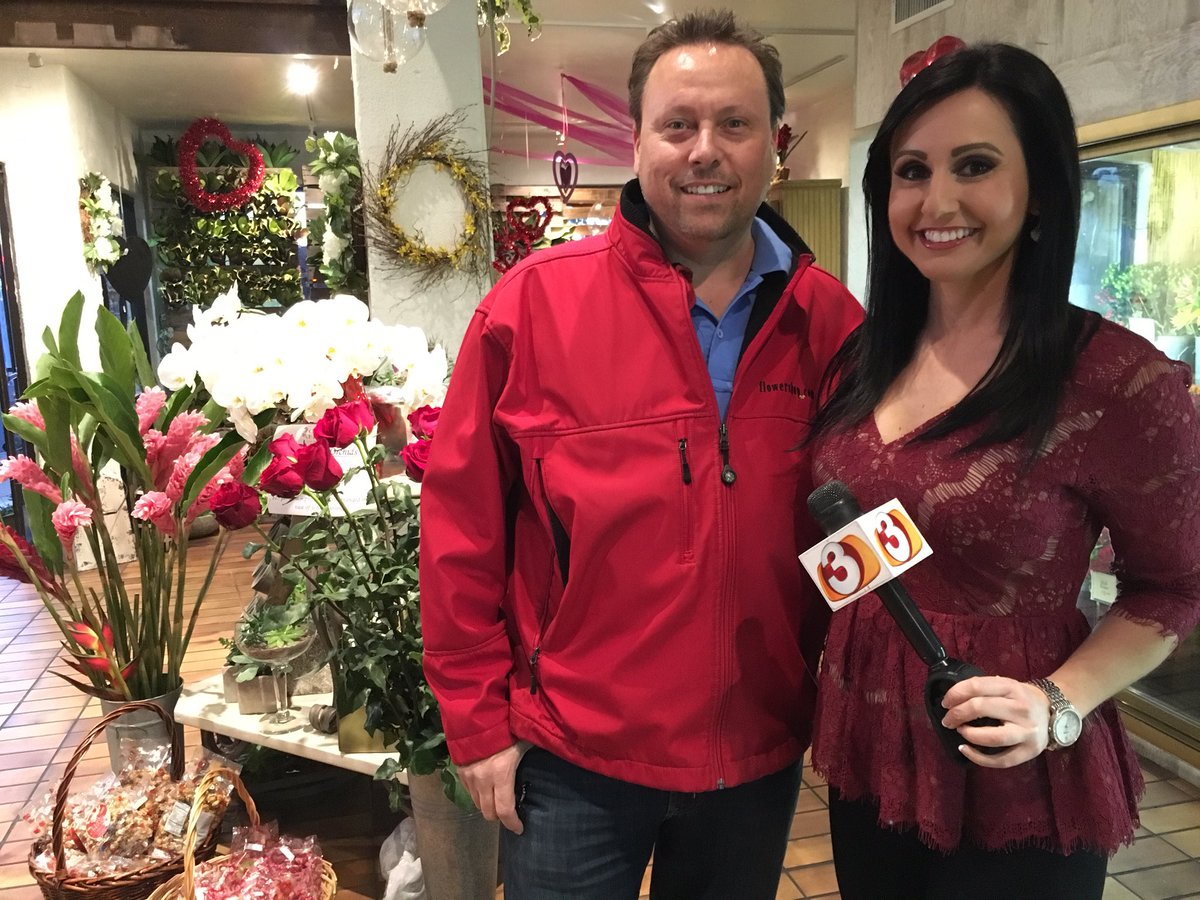 We're hanging out with <a href="/KimQuintero/">Kim Quintero</a> from <a href="/3TVNews/">3TV  NEWS NETWORK</a>! #ValentinesDay
