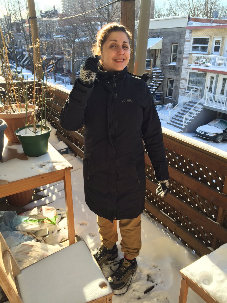 Neomarinov's tweet photo. #laboate 
Fumer par -26° est un sport extrême ici https://t.co/ECf45jE9bd