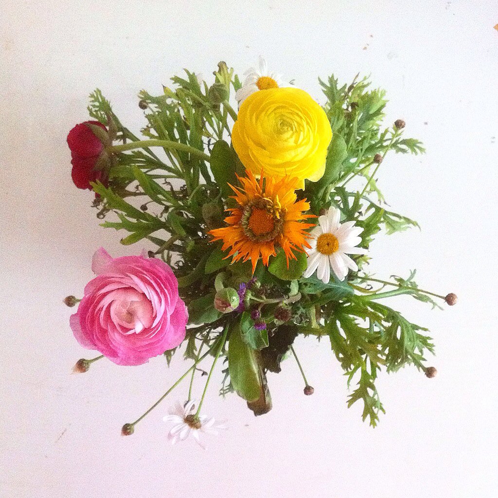 LyxSverige's tweet photo. Blomsterglädje på Alla Hjärtans Dag med finaste buketten från Interflora. #TheFlowerEffect https://t.co/aP9D3aVsAW