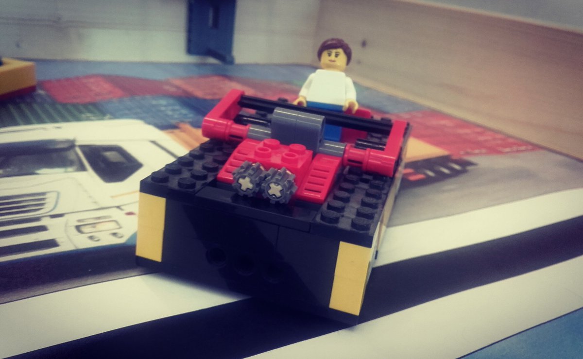 43_casalsgracia's tweet photo. Cada vegada falta menys, només 6 dies per la #firstlegoleague @UVic_UST @FLLSpain #mesquerobots #43sa https://t.co/wPwNmflwEx