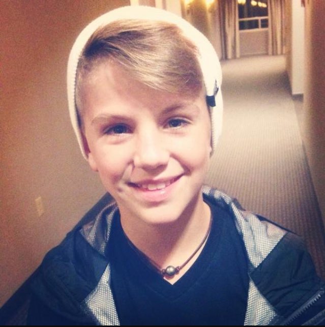 Dear Jaden,
You are my everything. I love you so much. I hope I never lose you cause your amazing. Happy Heart Day!💋