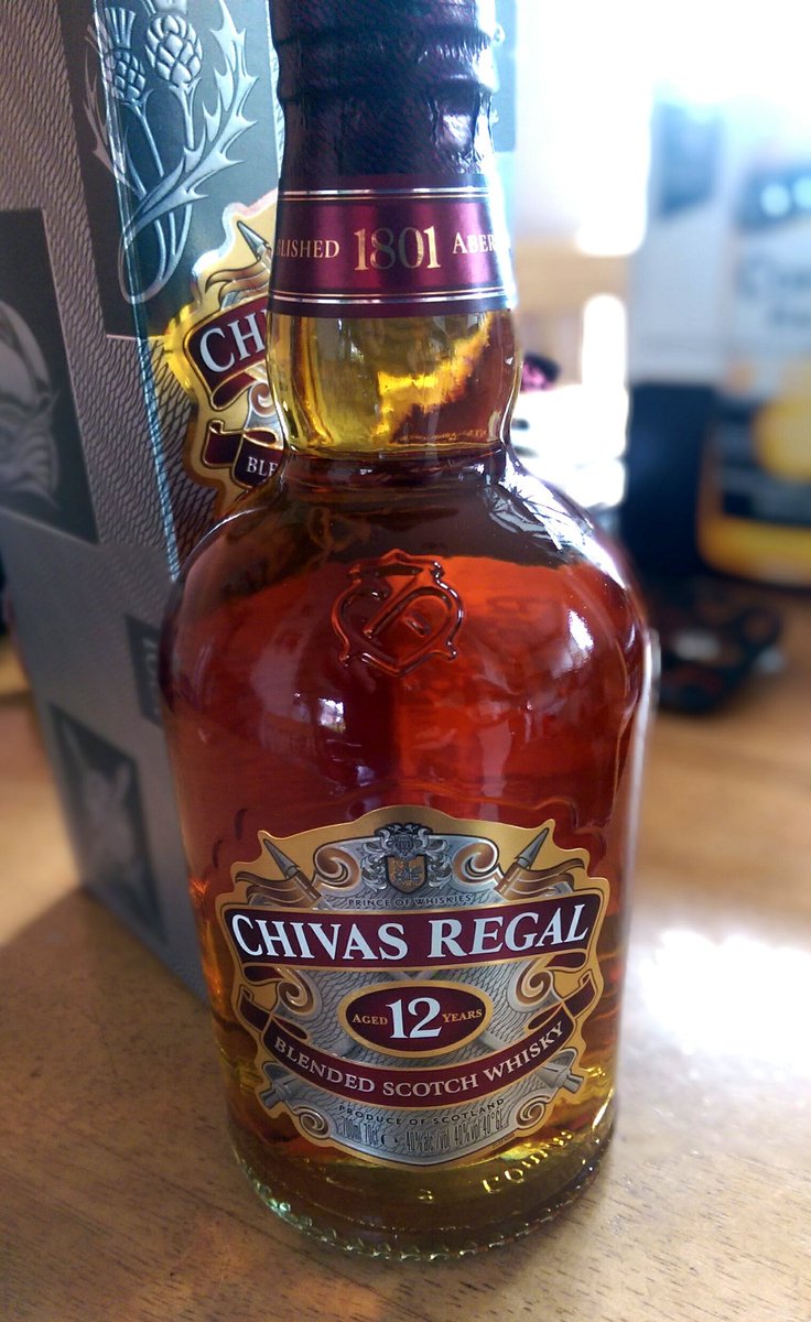 FelipeHerida's tweet photo. #Valentine to self,eh? Not when @mrsbricknell  points+shouts "geddit!" Hahahaaa @ChivasRegalUK #whiskey #Sunday https://t.co/v7frScuexQ