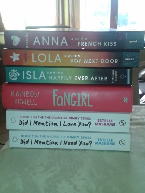schuylervanx's tweet photo. Tutti devono leggere questi libri♡♡♡♡ @rainbowrowell @naturallysteph @EstelleMaskame #bestbooks #englishreads https://t.co/etI2Zo9l0R