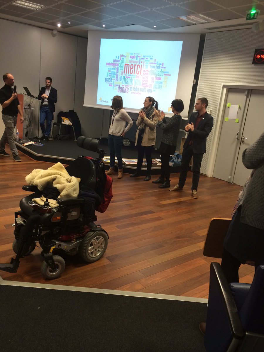 EnactusEsce's tweet photo. L'équipe de choc !!! #booster16 https://t.co/3GLKCuPdZ5