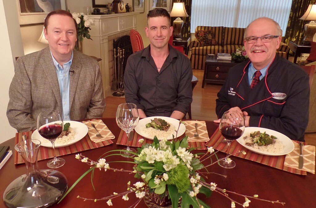 terryryan20's tweet photo. Big day - at 1:30 it's @gfwcataracts vs @GanderFlyers & at 7 bells I'll join @karl_wells on #1Chef1Critic #ChefTR https://t.co/BOWIjdyf52