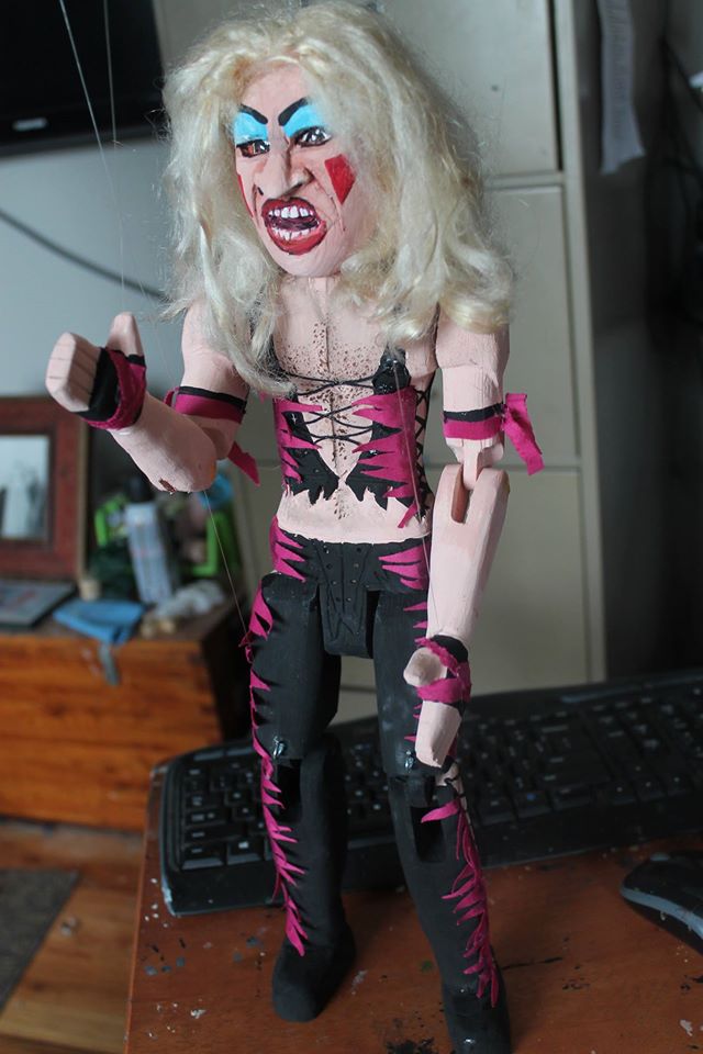 GeppettoMoreash's tweet photo. @deesnider Sorry to see #SniderComments go. Now what to listen to while I carve ? The head voices are deafening \m/ https://t.co/KuyKLYFnhG