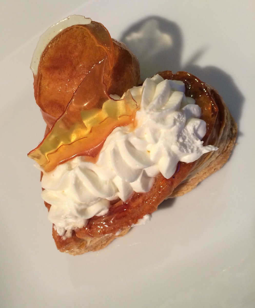 Babychoucuisine's tweet photo. #menusaintvalentin #homefood #homemade #dessert #coeurfeuilleté #faconsainthonoré 😋 https://t.co/d4N6UY43Uw