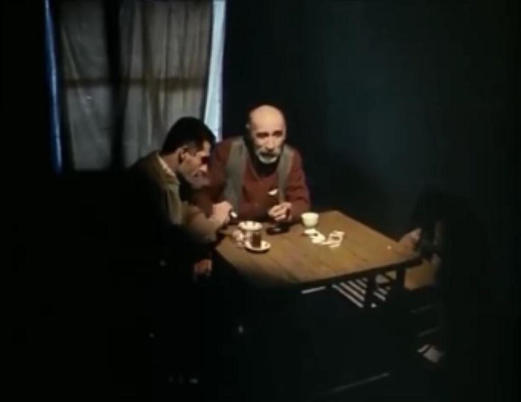 "..o yüzden ne zaman dar bir yola girsem, o yolda bir masa, masada da çorba içen birini görsem.." #sakinkadraj