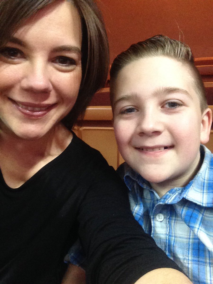 mindy_mstone's tweet photo. My Valentines date for the game @NEBlackWolves ❤️❤️ https://t.co/fwaFOrvcI7