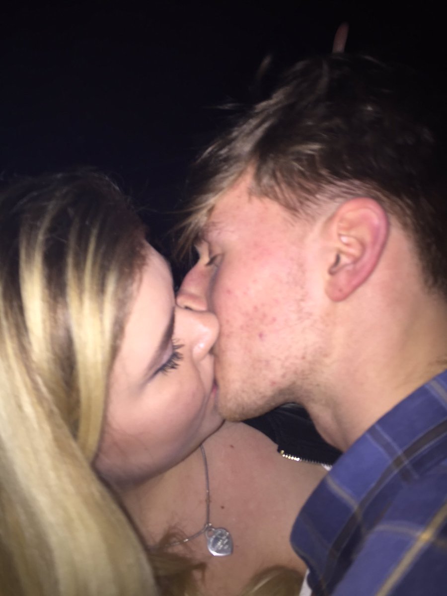 TheVlogRC's tweet photo. WOWCHER: Clinesy bagging a worldie in @izzy_nicholls to keep numbers up as well as a free maccies? https://t.co/4xRjjPdkCQ