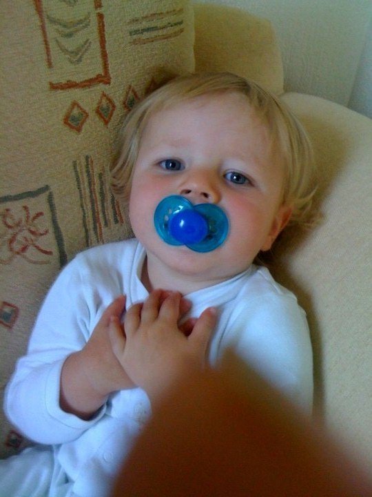 Very appropriate for Valentines Day...this little boy is baby signing for "love!"
Learn more:on.fb.me/1R36xnp