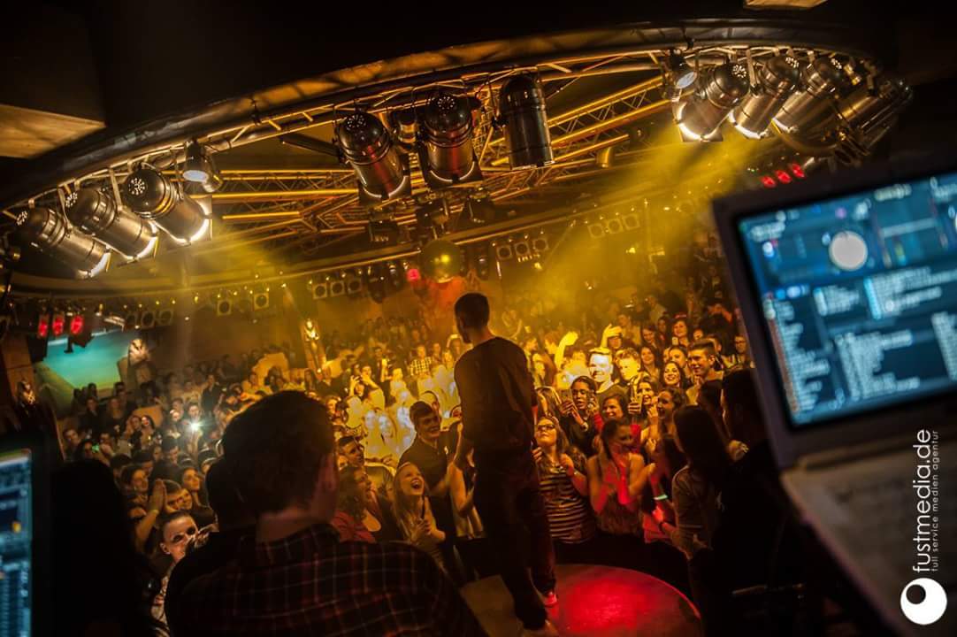 menderes's tweet photo. „Träume nicht dein Leben, sondern lebe deinen Traum.“ #ibes #dschungelkönig #nevergiveup #comeon #musicismylife https://t.co/fAQfg452bK
