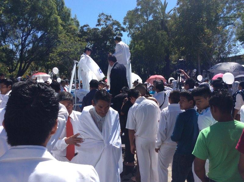 Tres14TV's tweet photo. #LdmBautismos
#SoyLuzdelMundo https://t.co/8Q1Z4qNTQL