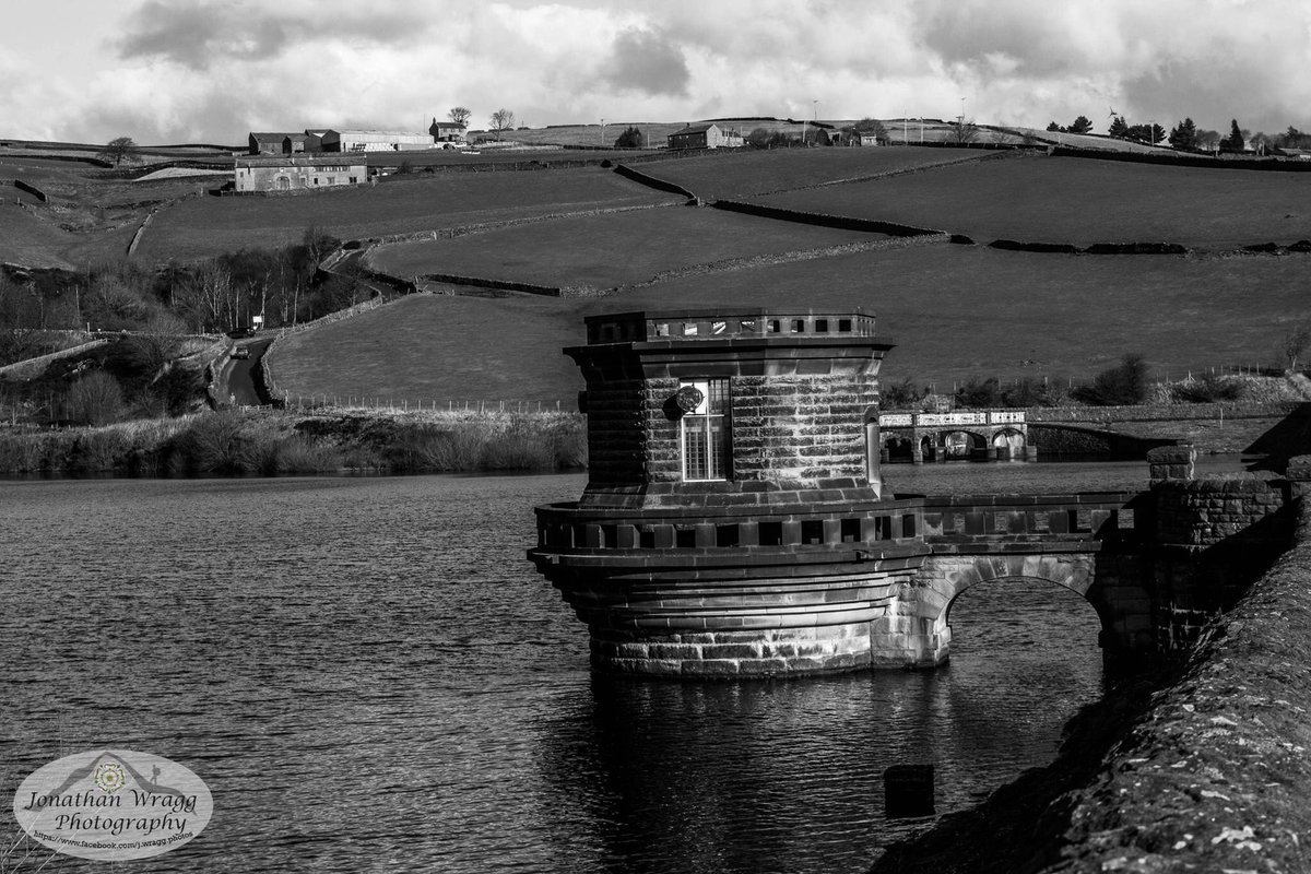 J_Wragg_Photos's tweet photo. Digley Reservoir
@moreHolmfirth @Welcometoholmf @Holmfirth_org #Holmfirth #iLoveHD #BuzzYorkshire #holmfirthhour https://t.co/wXTeWtS5hd