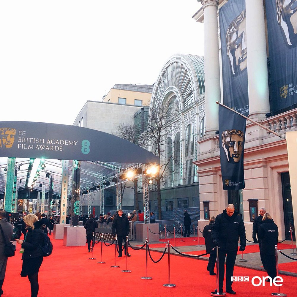 BBCOne's tweet photo. It's all go at London's Royal Opera House! Join @angelascanlon from the @BAFTA red carpet at 8.30pm on @BBCThree. https://t.co/Dk8jHTaCLG