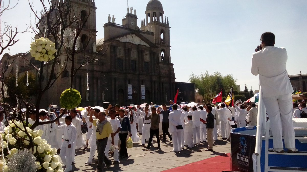 orfeonmexico's tweet photo. #LdmBautismos #yosoylaluzdelmundo 

En Toluca entrando los valientes https://t.co/sMnc6EURzB