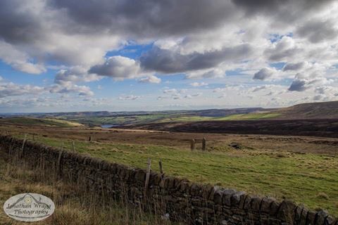 J_Wragg_Photos's tweet photo. The view from Greenfield Road butty van @moreHolmfirth @Holmfirth_org #iLoveHD #BuzzYorkshire #holmfirthhour https://t.co/WktM9jrJGW