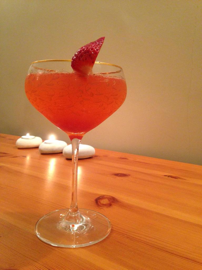 MandXInfusions's tweet photo. New #cocktail #OutTheLab Crouchin' strawberry hidden chocolate https://t.co/LrSX3ccs1g