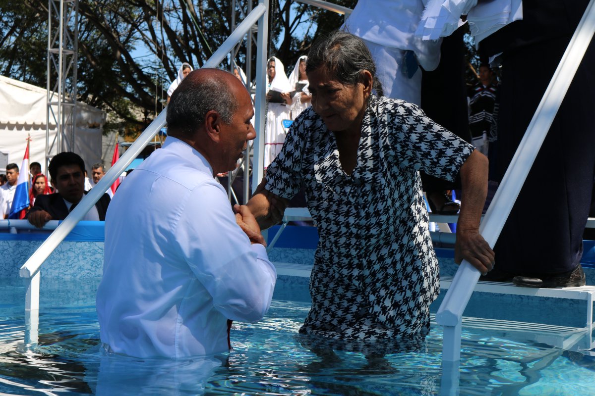 Tres14TV's tweet photo. #LdmBautismos
#SoyLuzdelMundo https://t.co/KC8TTRD8Bp