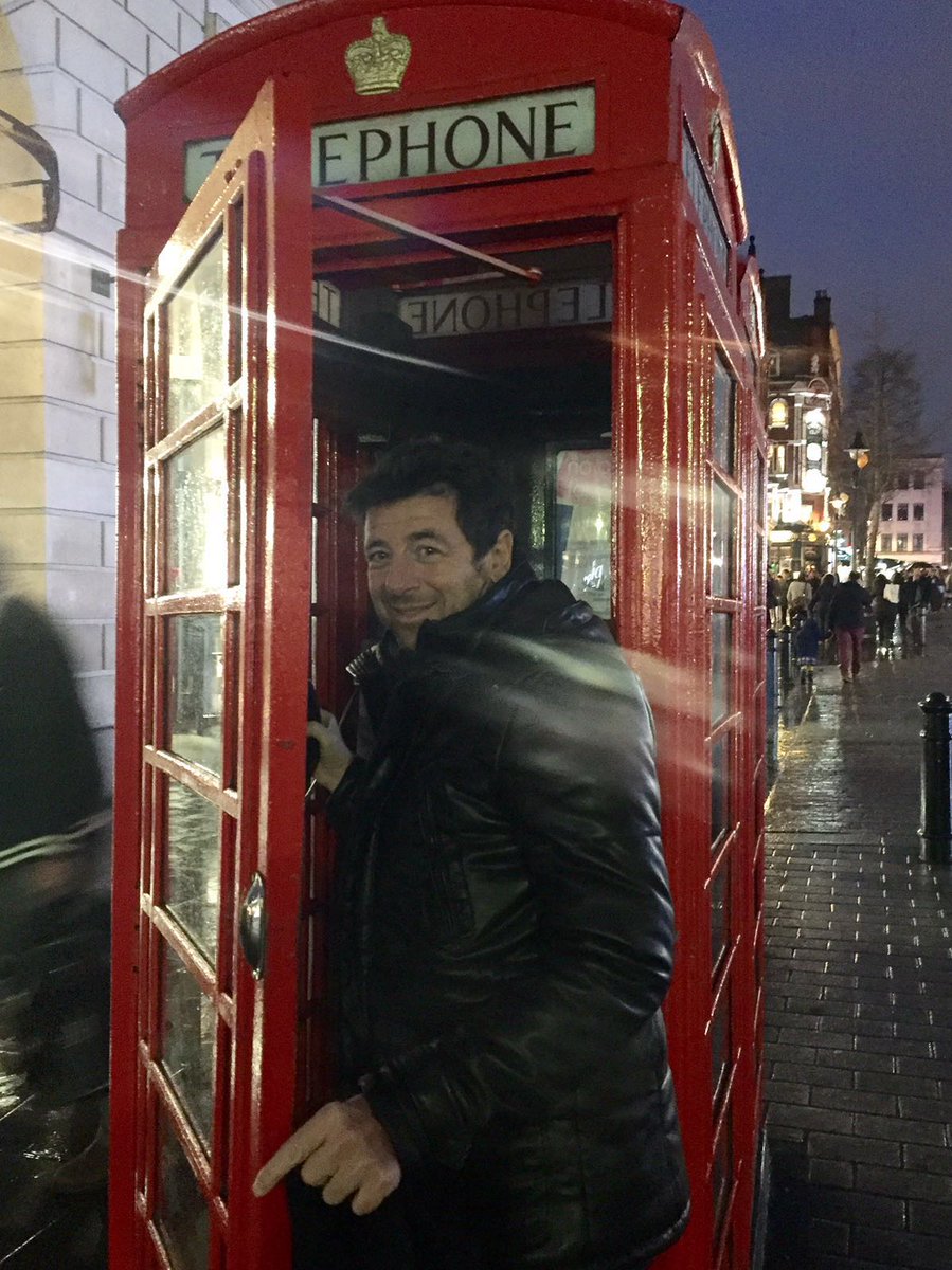 PatrickBruel's tweet photo. Je vous lis tous, et je suis tellement touché par vos déclarations. Résultats dès mardi, on contacte les gagnants ^^ https://t.co/2AXOkGfusT