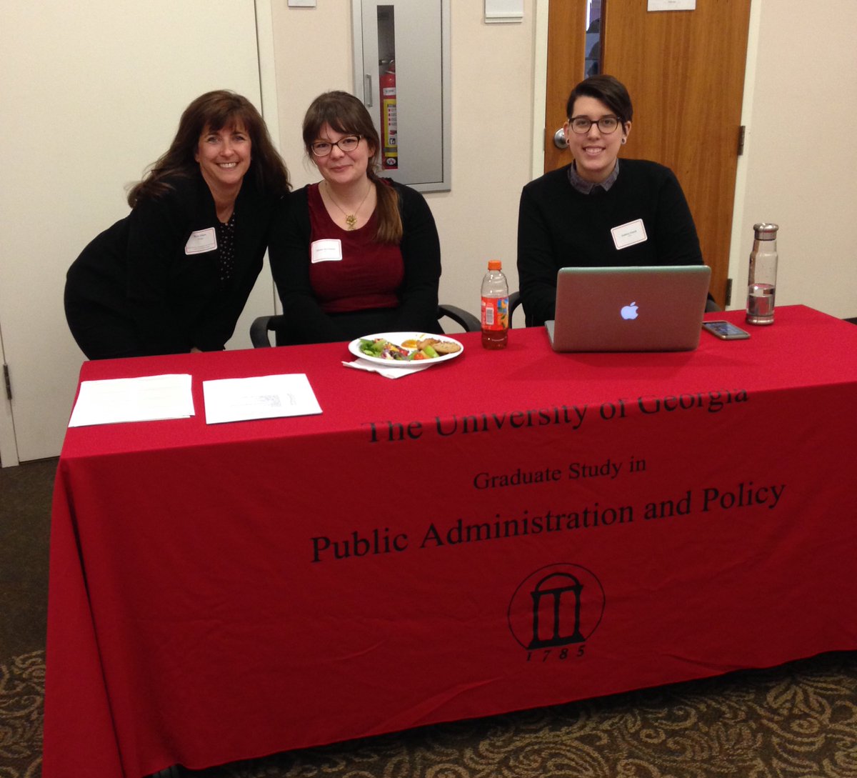 CVIOG_UGA's tweet photo. Our own Kris Sikes helped judge Georgia Students for #PublicAdministration #PolicyCompetition. @UGA_SPIA https://t.co/5mjgcam39Z