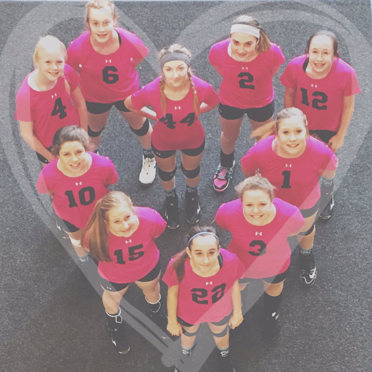 ClubGoldVB's tweet photo. Happy Valentine's Day from the 13 Blue team!!  We❤️🏐!! https://t.co/ihpyON0Qwu