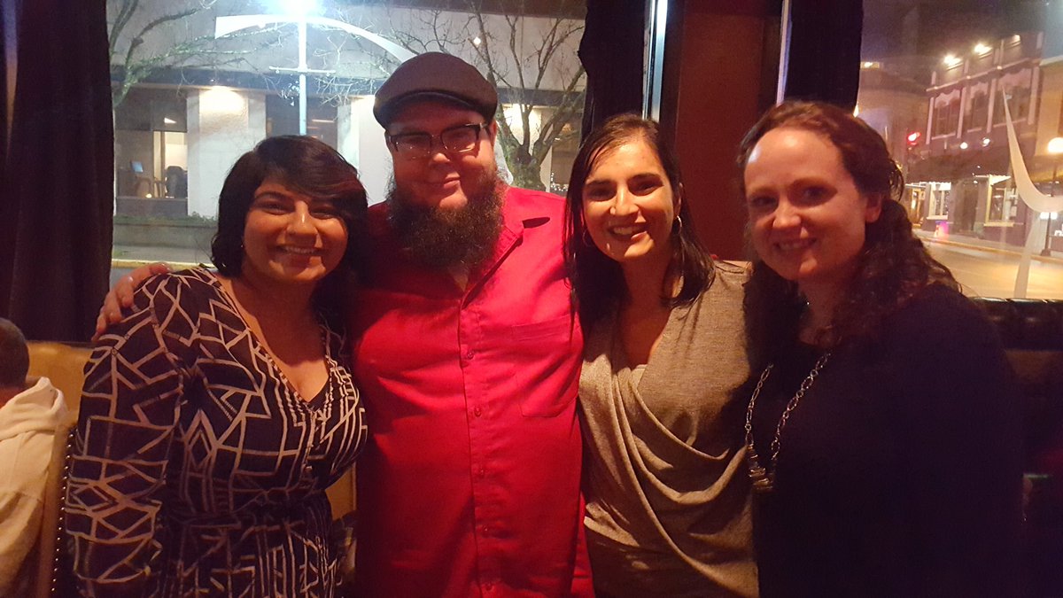 KiranParhar8's tweet photo. Inspirational evening with @Koyczan and #VISymphony! #feelingblessed https://t.co/oLnkcYWeDS