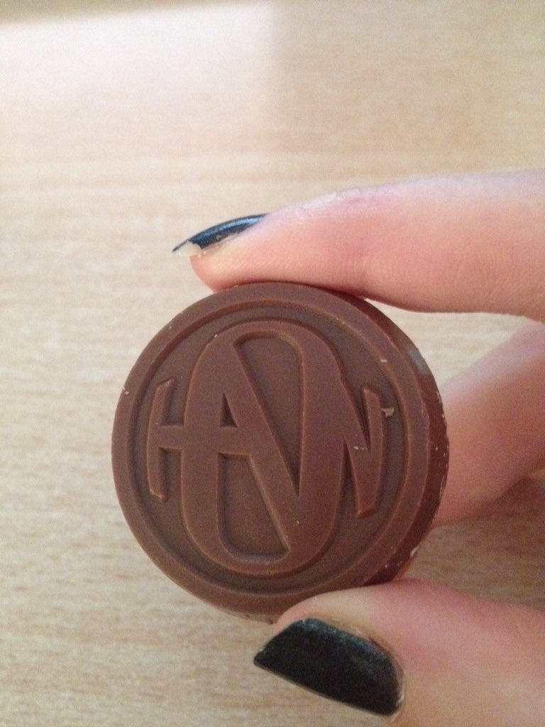 mariehtiz's tweet image. Chocolate @hansonmusic #StValentin day so cute ❤️ 
I received a gift for my last order