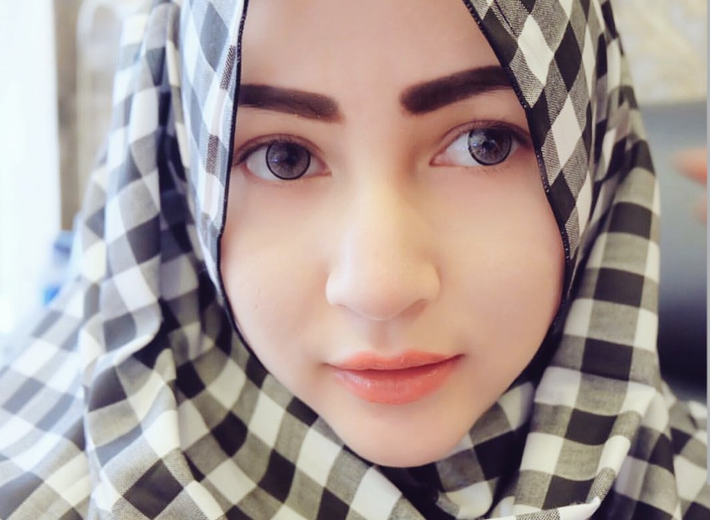winnyputrlubis's tweet photo. dan hadiah terindah Tuhan padaku adalah ibu, i love you mom https://t.co/MzXRjVTeMX