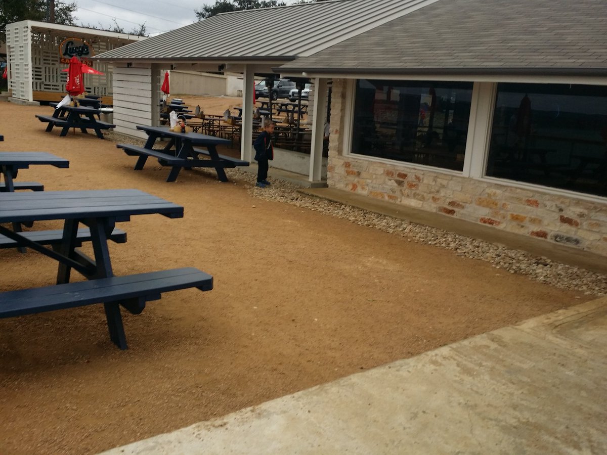 AustinHomesHD's tweet photo. #lucyschicken on 620 #laketravis for #brunch https://t.co/jGYF4hxb8F