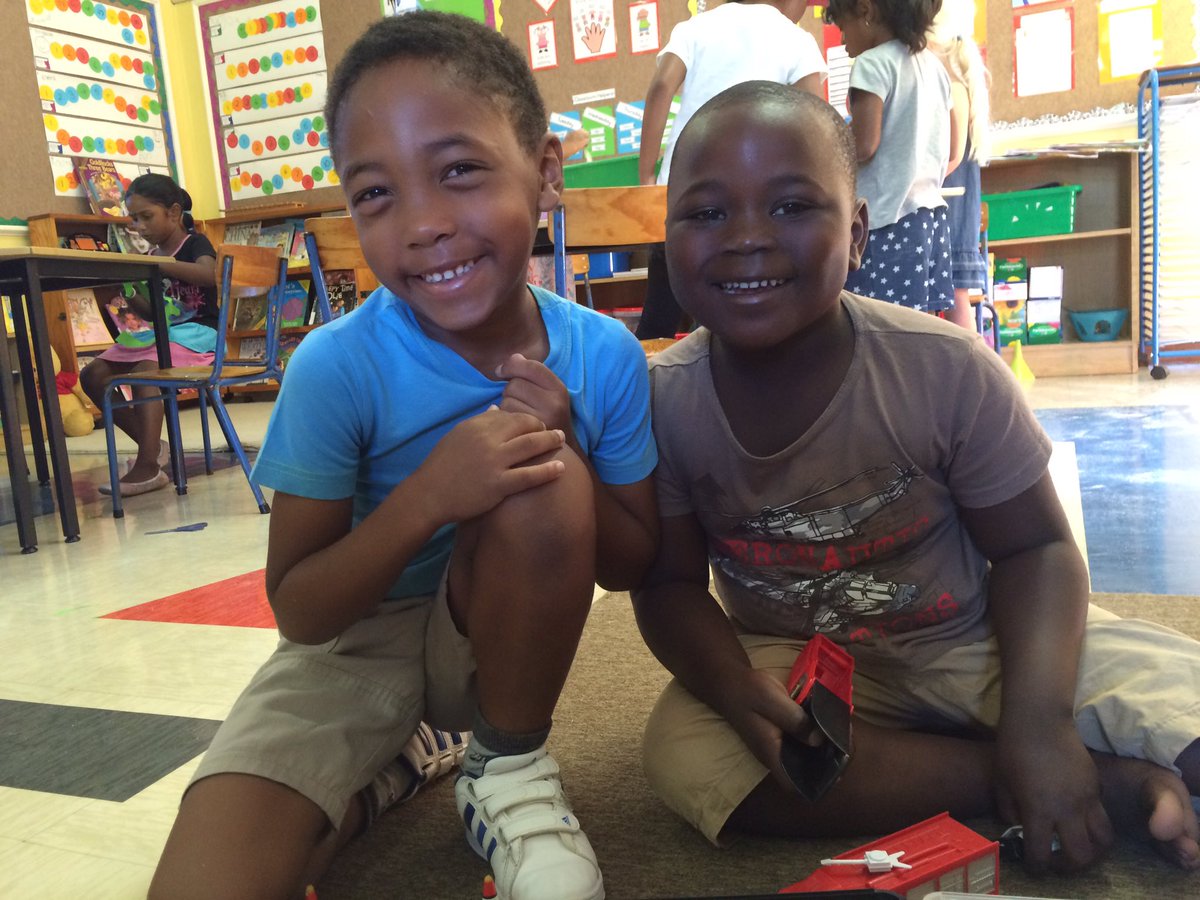 a3anke's tweet image. The life of an Edward Bear!#edwardbears #christopherrobinpreprimary #parklandscollege @ParklandsTweet